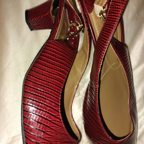 J.Renee Red Textured Heels - Picture 5 of 5